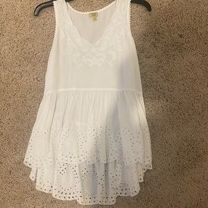 White tank sz XS... LOOK AT DETAILS, some stains